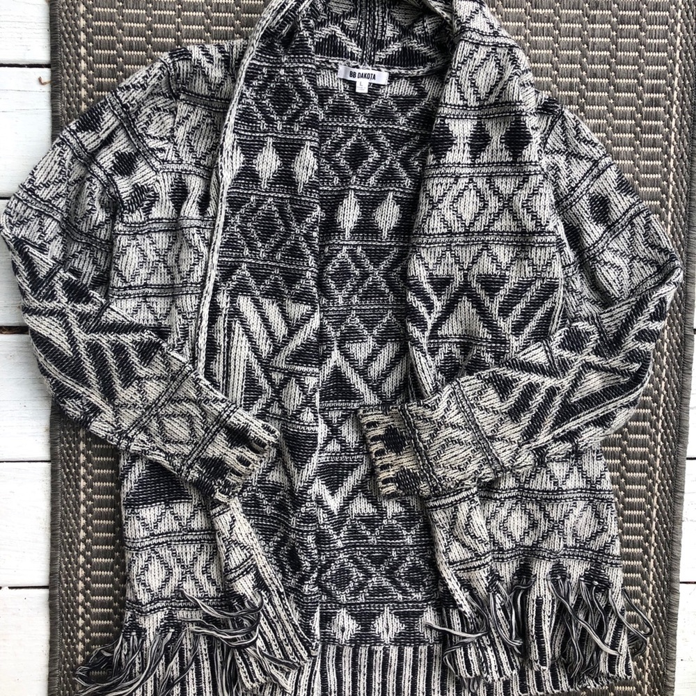 BB Dakota Patterned Fringed Cardigan L